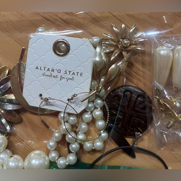 Bag of Jewelry! - Picture 2 of 9